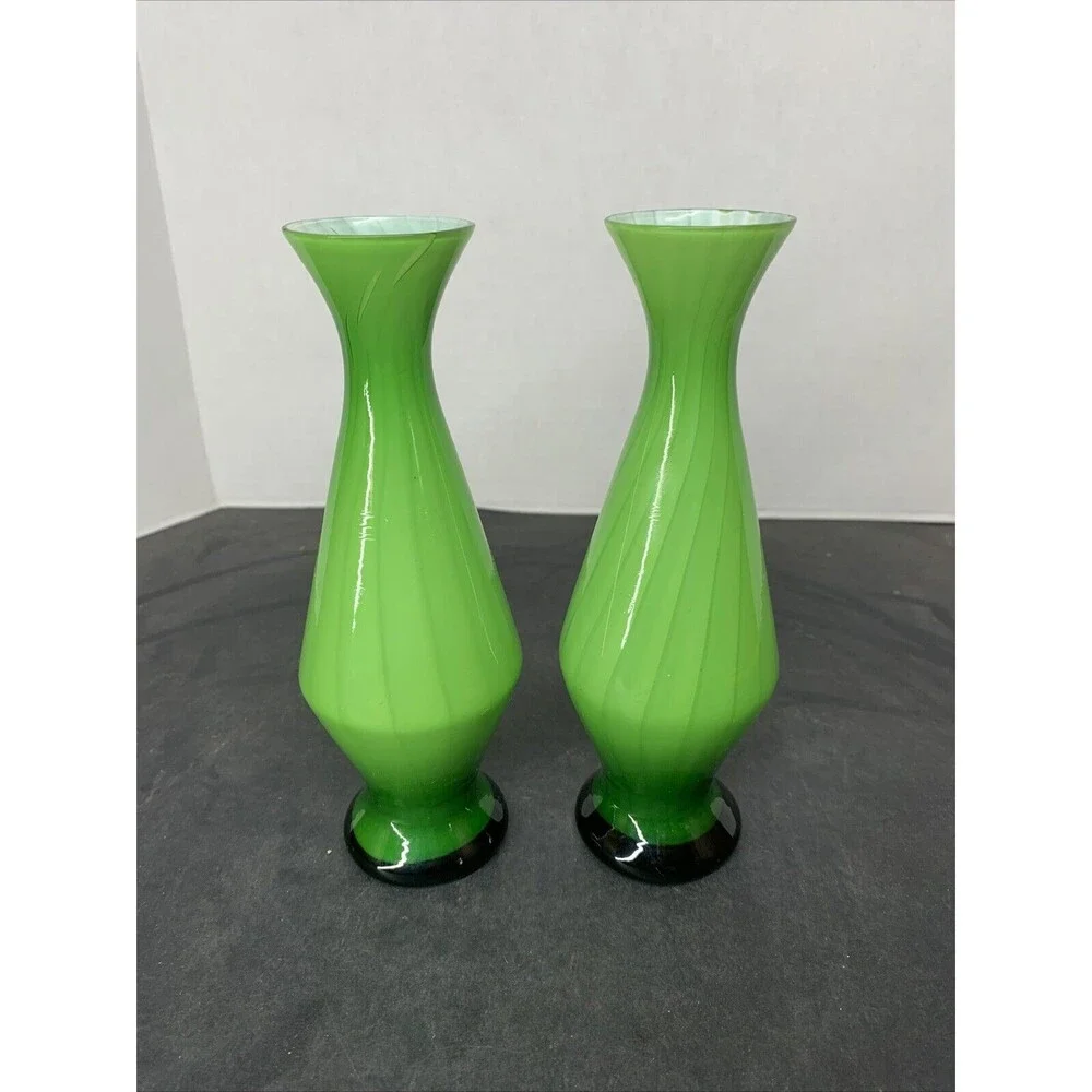 VTG-70’s, Retro, Pair of Glass Bud Vases, White Center, Green Swirl Pattern,Rare